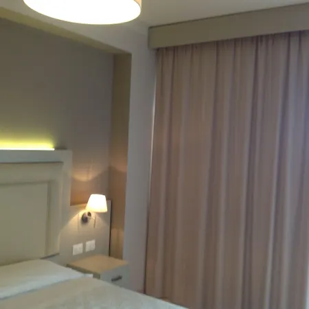 Отель Valemare Тропея